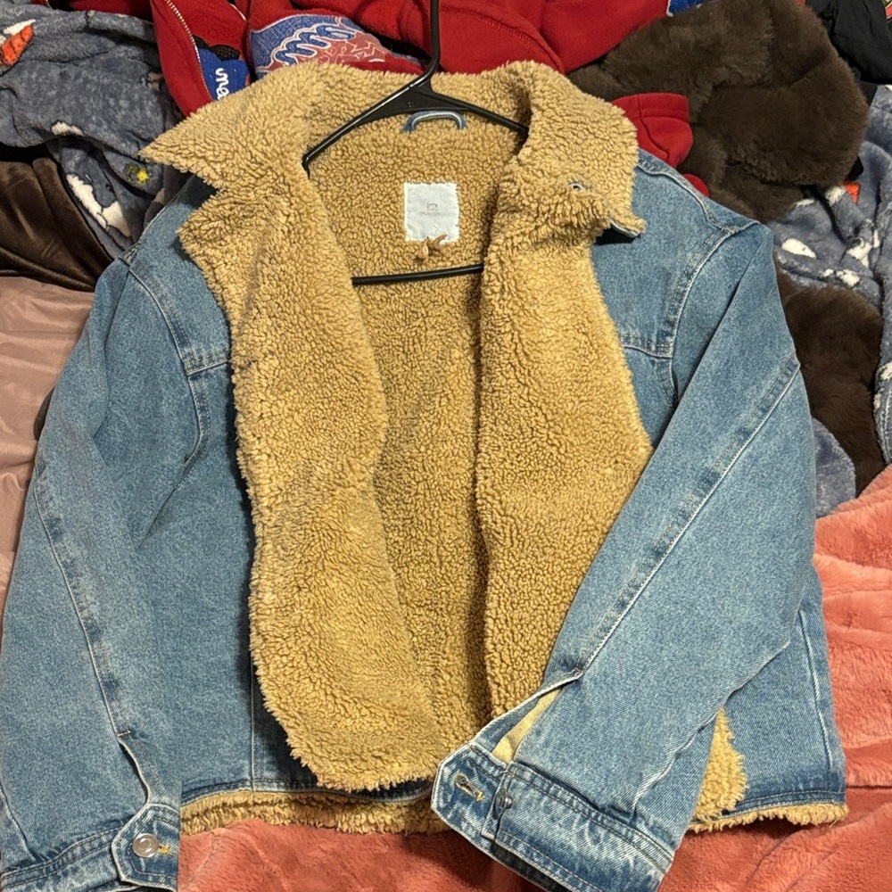 Wrangler Blue Denim Jacket with Tan Sherpa Lining
